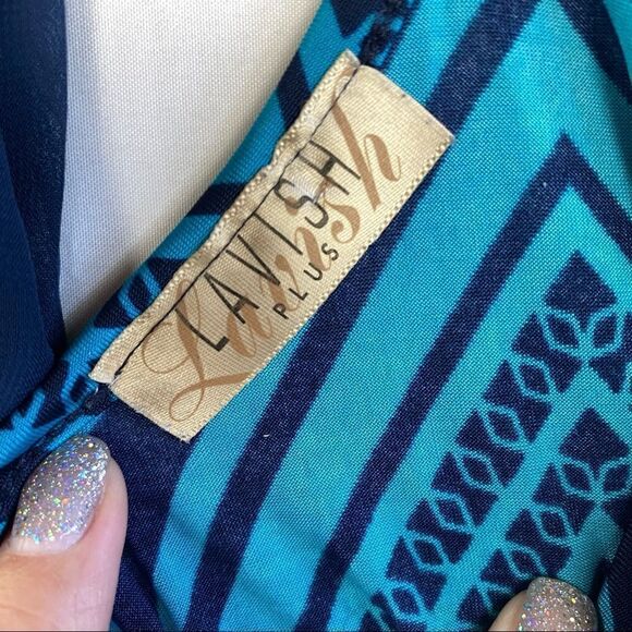 Lavish Plus zig zag striped blouse - Picture 4 of 7